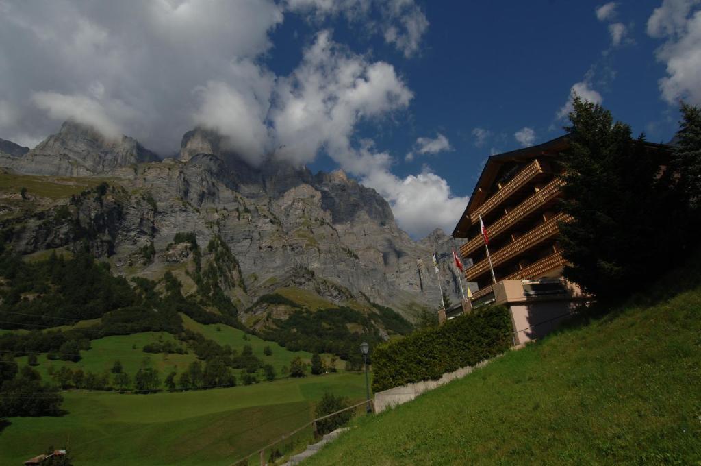 Hotel Viktoria-Leukerbad-Therme מראה חיצוני תמונה